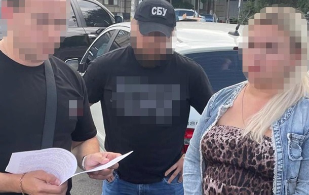 СБУ затримала чиновницю КМДА і директора Бессарабського ринку на хабарі $25 тис.