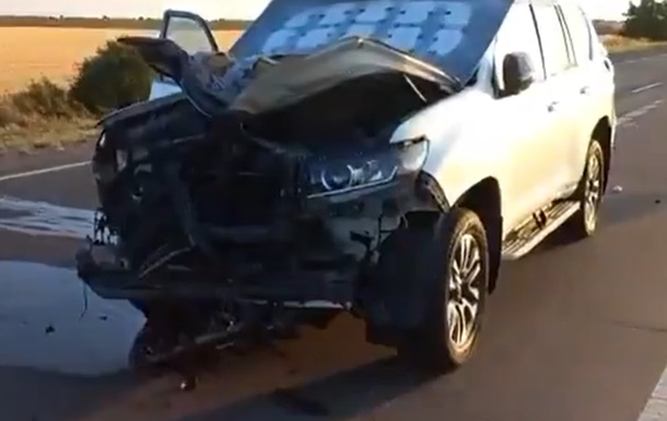 Дрон РФ врезался в авто главного раввина Херсона