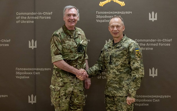 Сирський зустрівся з начальником Штабу оборони Британії