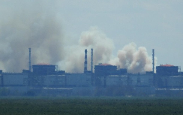 Возле Запорожской АЭС заметили сильное задымление