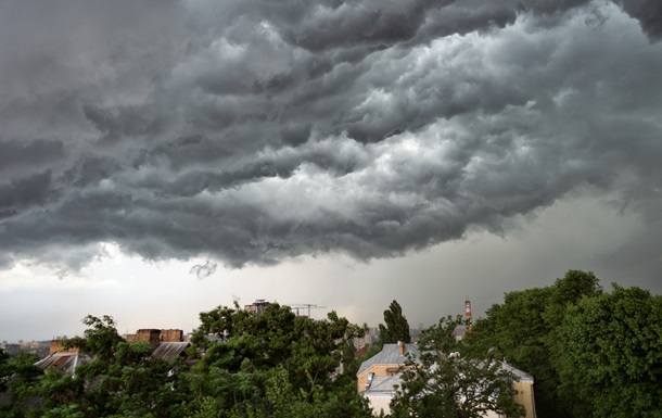 У Києві перший рівень небезпеки через грозу
