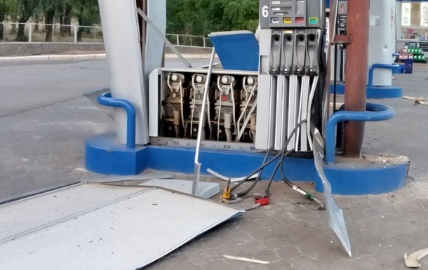 Обстріл Дніпропетровщини: пошкоджено інфраструктуру, підприємство та АЗС