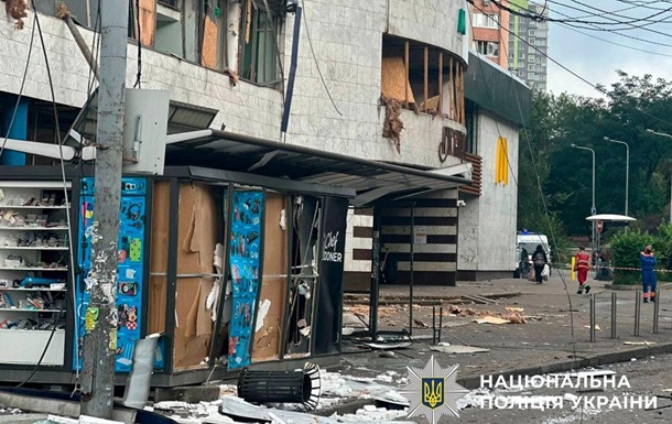 У Києві пограбували магазин, який постраждав під час атаки РФ