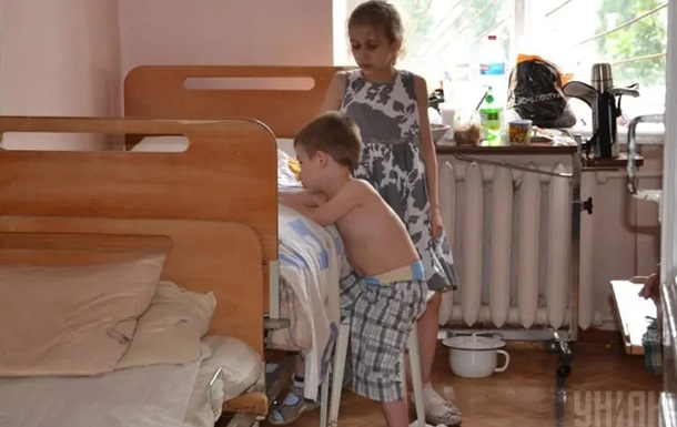 Отруєння в ресторані Кацуріна: у 45 осіб виявили сальмонельоз