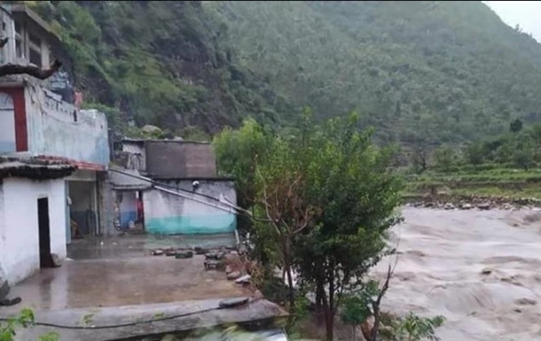 В Пакистане из-за оползней и наводнений есть погибшие и пропавшие без вести