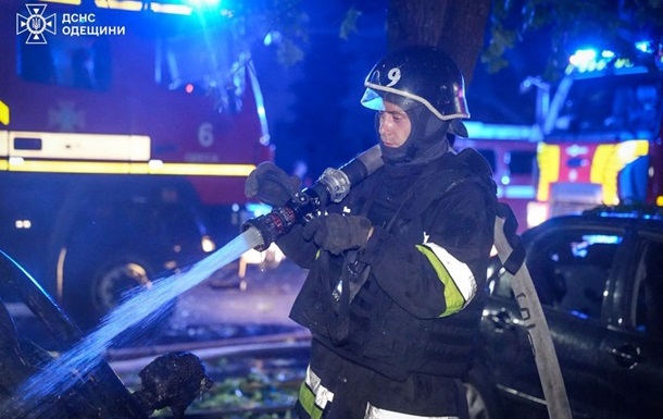 Атака на Одесу: горять будинки, пам ятки, АЗС