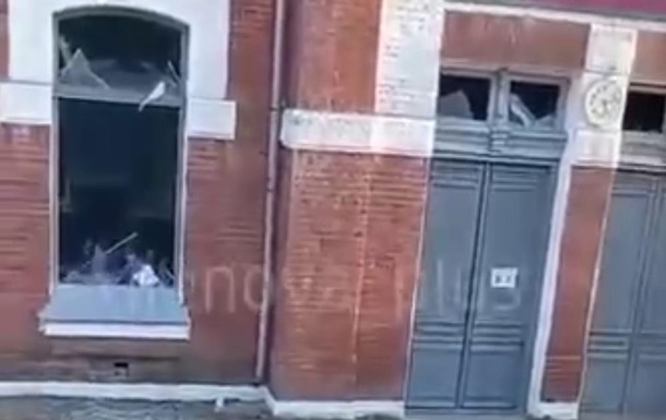 В РФ дрони атакували залізничну станцію: рух поїздів призупинено