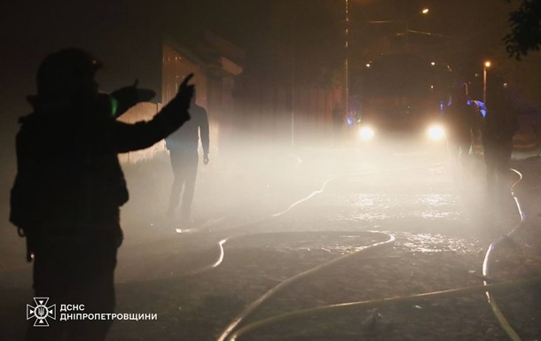 Дніпро всю ніч здригався від вибухів: багато пожеж