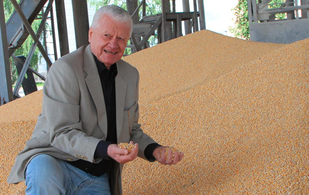 На Черниговщине умер аграрий, который при жизни построил себе мавзолей