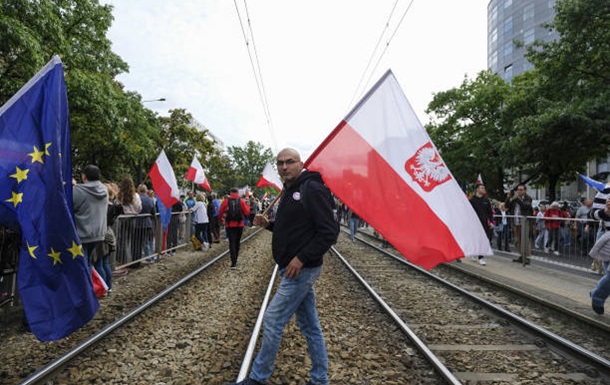 У Польщі залізничники попереджають про страйк і параліч залізниці