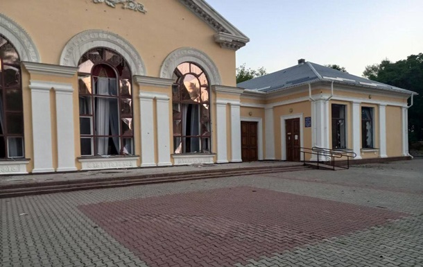 Російські дрони пошкодили філармонію у Кропивницькому