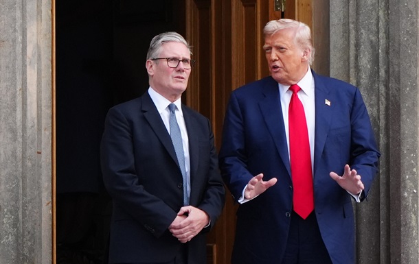 Стармер у розмові з Трампом обурився голодом у Газі
