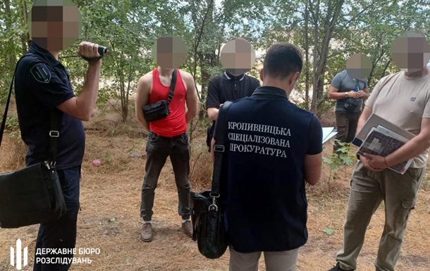 Посадовець ТЦК за $1 тис. знімав з розшуку ухилянтів