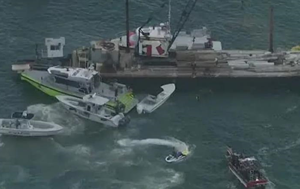 В Майами баржа столкнулась с лодкой, погибли дети