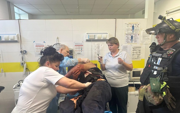 Росіяни атакували рятувальників в Херсоні і Костянтинівці