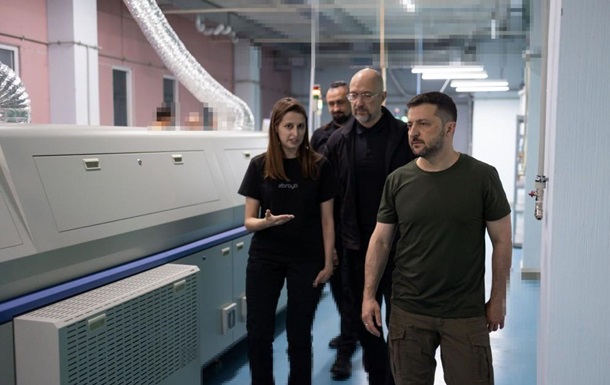 Зеленський побував на підприємстві, яке робить зброю  розумною 