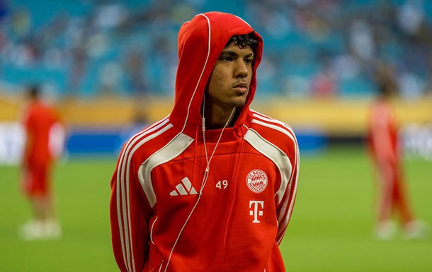 Миколенко отримає конкурента - Евертон офіційно представив новачка