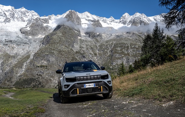 Jeep Avenger досяг 200 тисяч замовлень та отримав повнопривідну версію 4xe