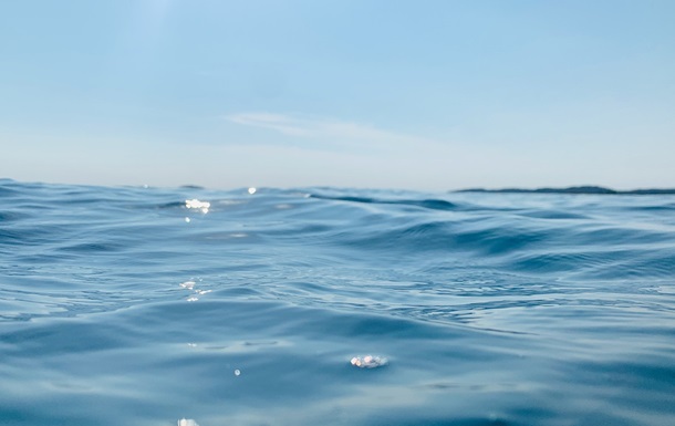 Троих подростков на матрасе унесло в море в Одессе