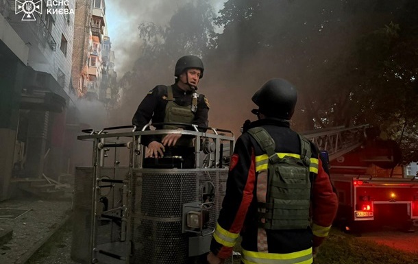 Масована атака дронів на Київ: є перші наслідки 