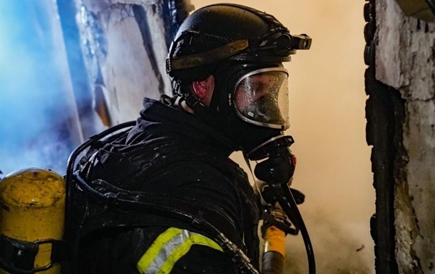 Ракеты после дронов: Россия целит по домам киевлян