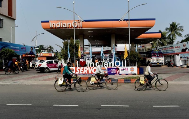 Індія після погроз Трампа  замінила  російську нафту американською