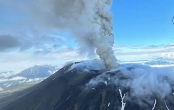 На Камчатці вивергається вулкан уперше за 600 років