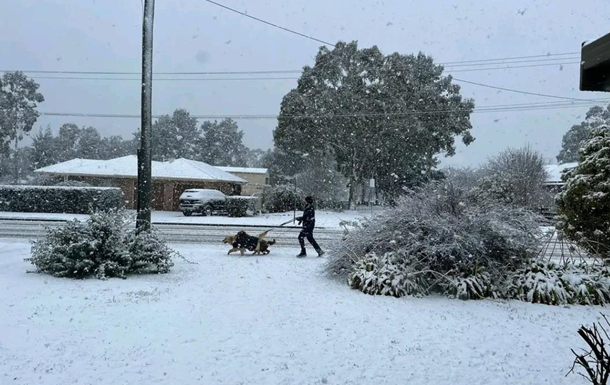 Снігопади й повені паралізували схід Австралії
