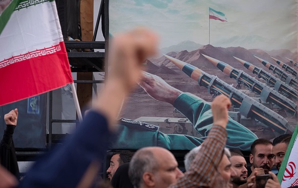 FT: Иранские ядерщики запросили в РФ изотопы для создания боеголовок