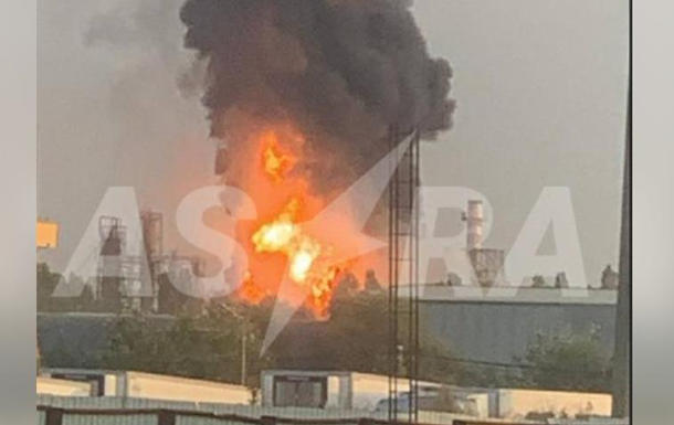 В Краснодарском крае РФ дроны атаковали НПЗ и военную часть