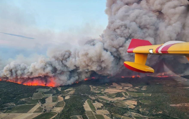 Во Франции бушует масштабный лесной пожар