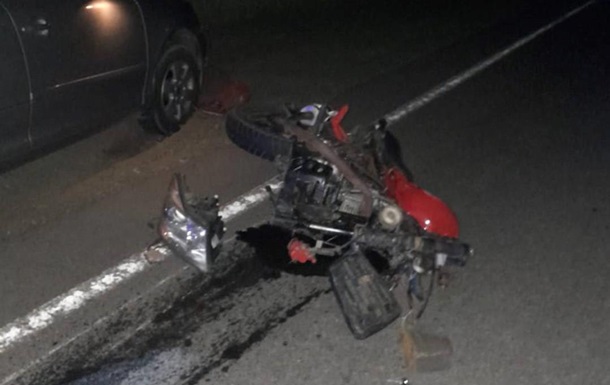 На Харьковщине трое подростков разбились на мотоцикле