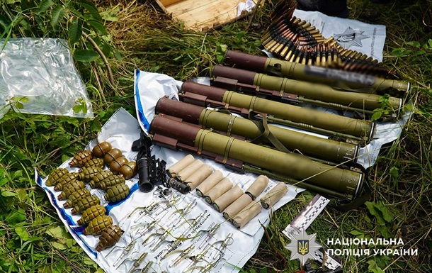 На Тернопольщине раскрыли масштабную торговлю оружием и психотропами