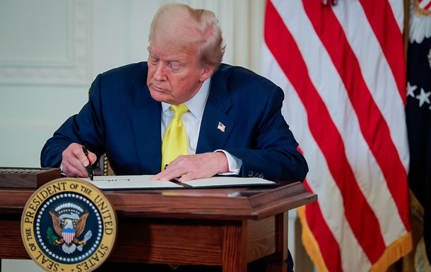 Трамп продовжив надзвичайний стан для протидії технологічному розвитку КНР