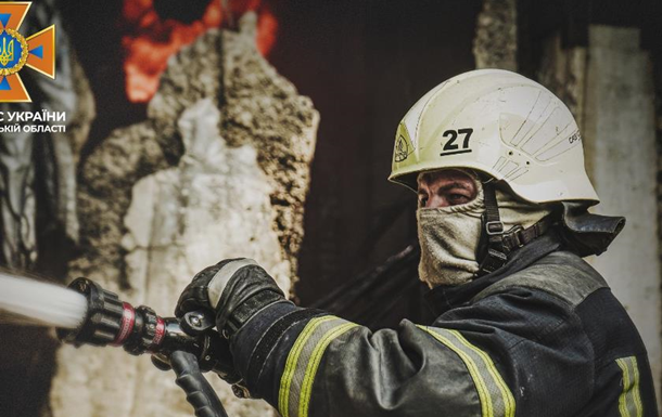 Росіяни атакували Чугуїв, виникли пожежі