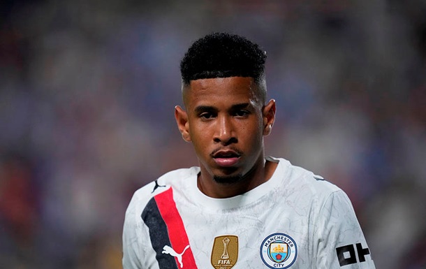 Тоттенхэм проявляет интерес к вингеру Манчестер Сити