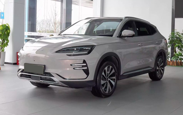 Названы самые популярные электромобили в Украине