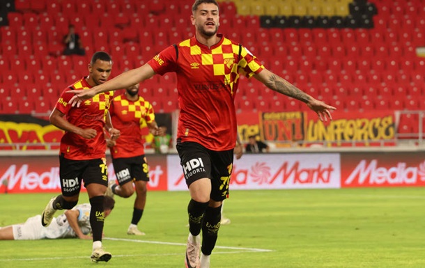 Топ-клуб Бундеслиги определился с заменой ключевого игрока