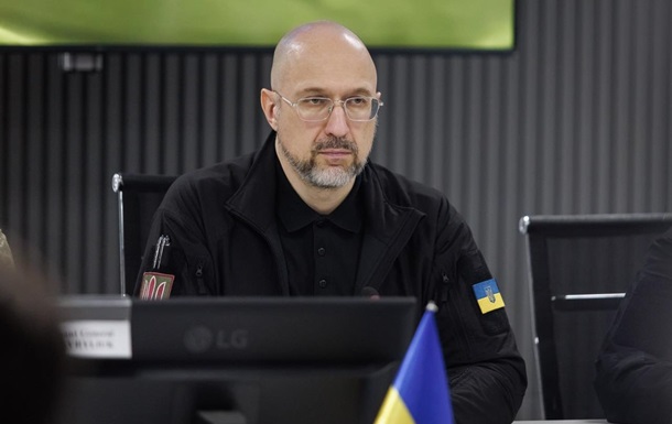 Шмыгаль сделал заявление о деньгах батальонам ВСУ