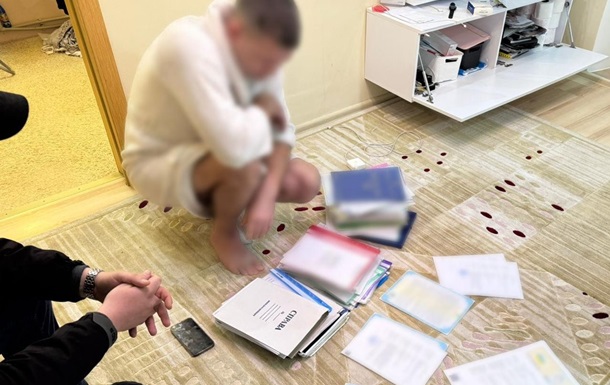 Посадовці Кіровоградщини привласнили 21 га землі