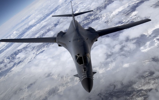 США перекинули бомбардувальники до кордону з РФ 