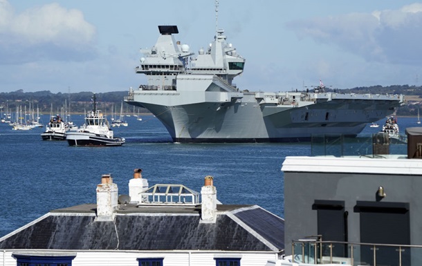Британская авианосная группа впервые за четыре года зашла в порт Японии