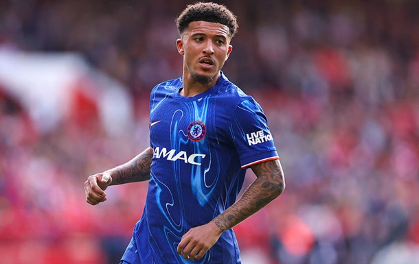 Непотрібний у МЮ вінгер зацікавив команду Довбика