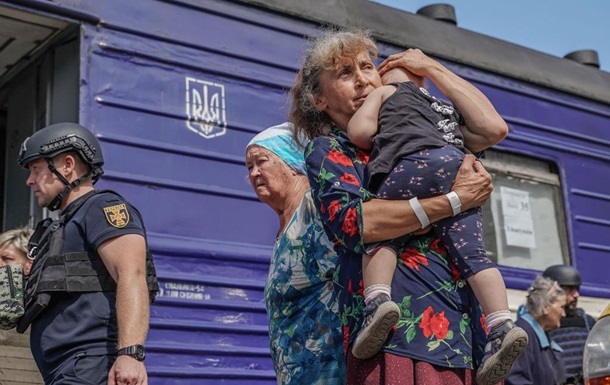 Обязательную эвакуацию объявили в 14 населённых пунктах Донецкой области