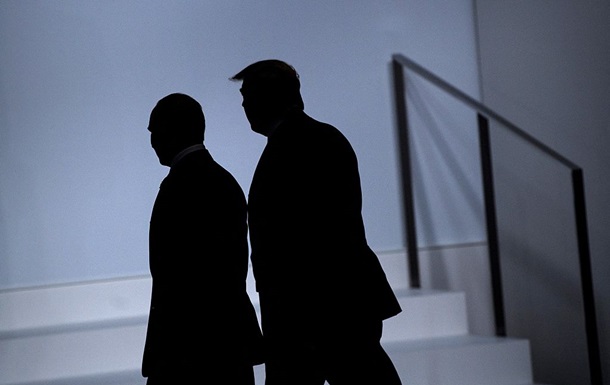 Тільки перекладачі. Переговори Трампа з Путіним