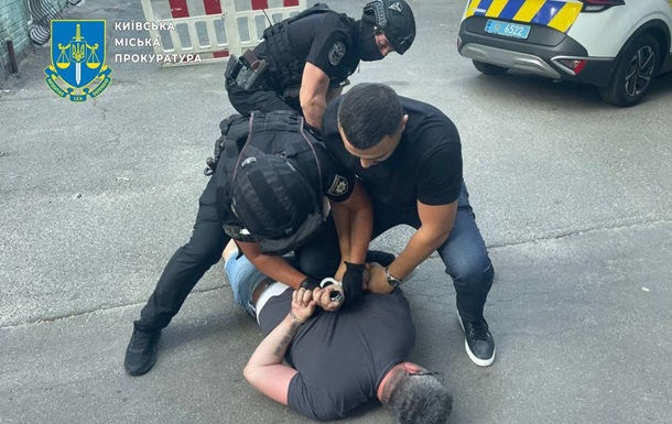 Супруги за 5,6 млн обещали изменить статью задержанному за наркотики