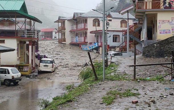 Раптова злива в індійських Гімалаях забрала життя щонайменше 34 людей