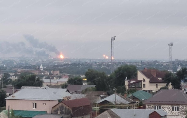 БПЛА атакували НПЗ у Сизрані - соцмережі
