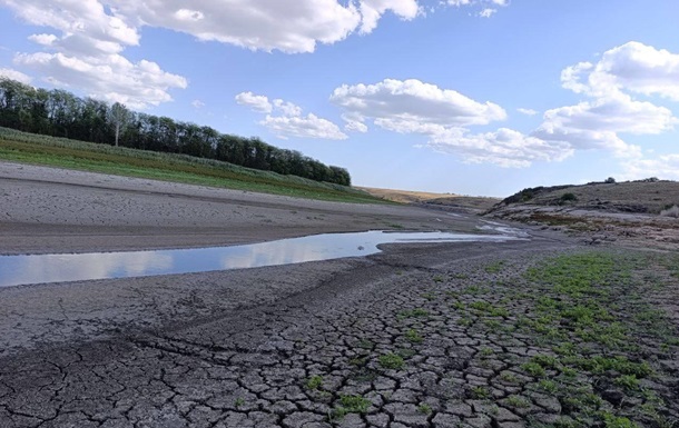 Вблизи Мариуполя полностью пересохло водохранилище