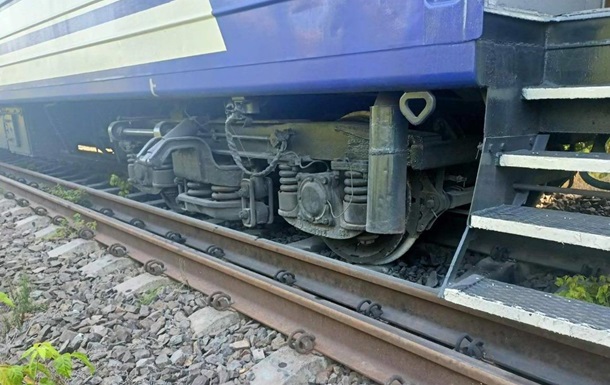 В Закарпатье сошли с рельсов три вагона поезда Запорожье-Солотвино